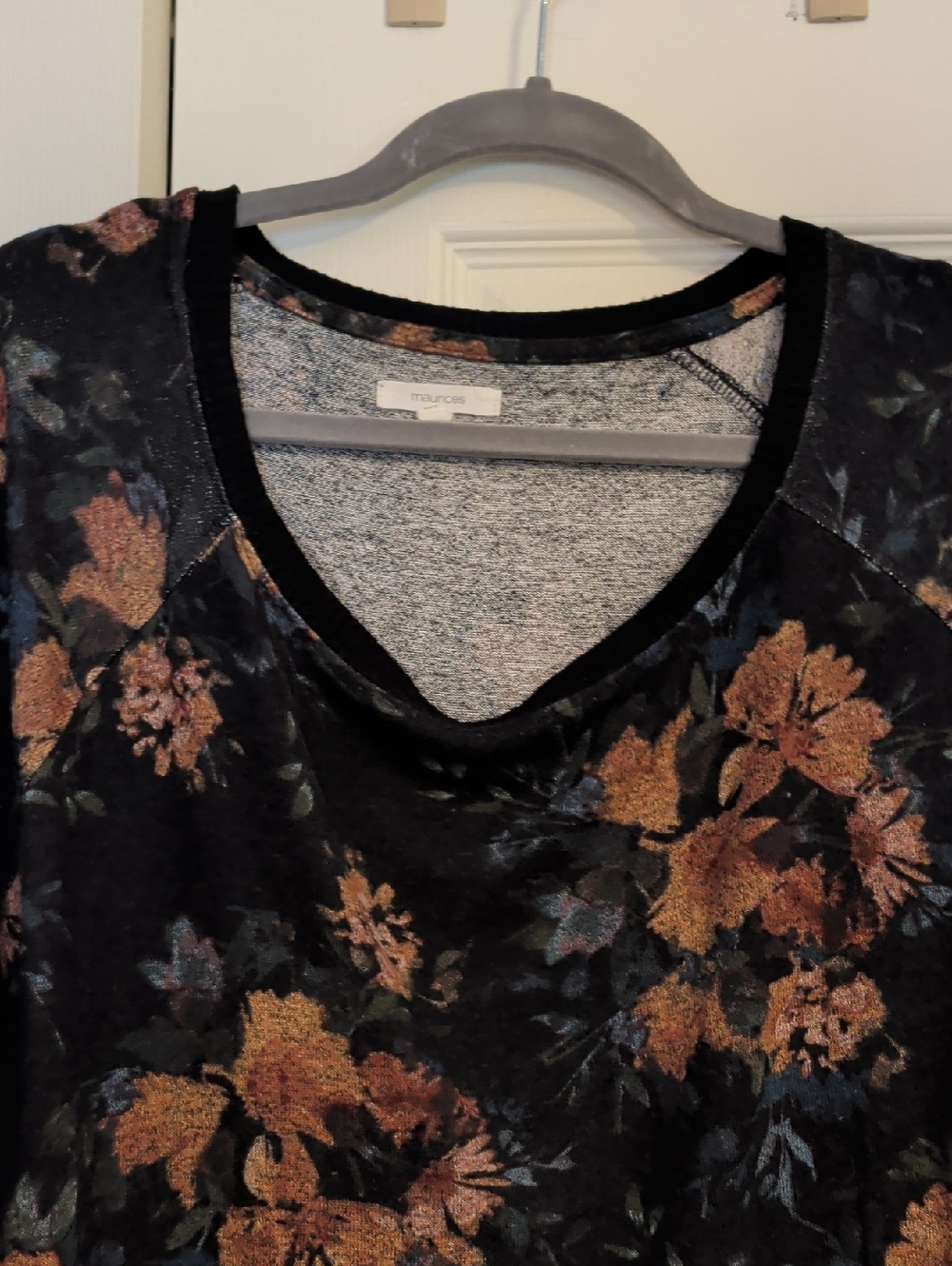 Maurices Floral V-Neck Long Sleeve Top - Black with Rust Floral EUC - Picture 2 of 6